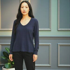 We The Free Womens Size XS Blue Long Sleeve Thumb Hole Gauzy T Shirt Top Tee